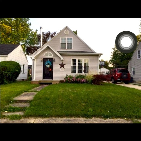 Beautiful 5bedroom 2bath Family home‼️ - Picture 1 of 16